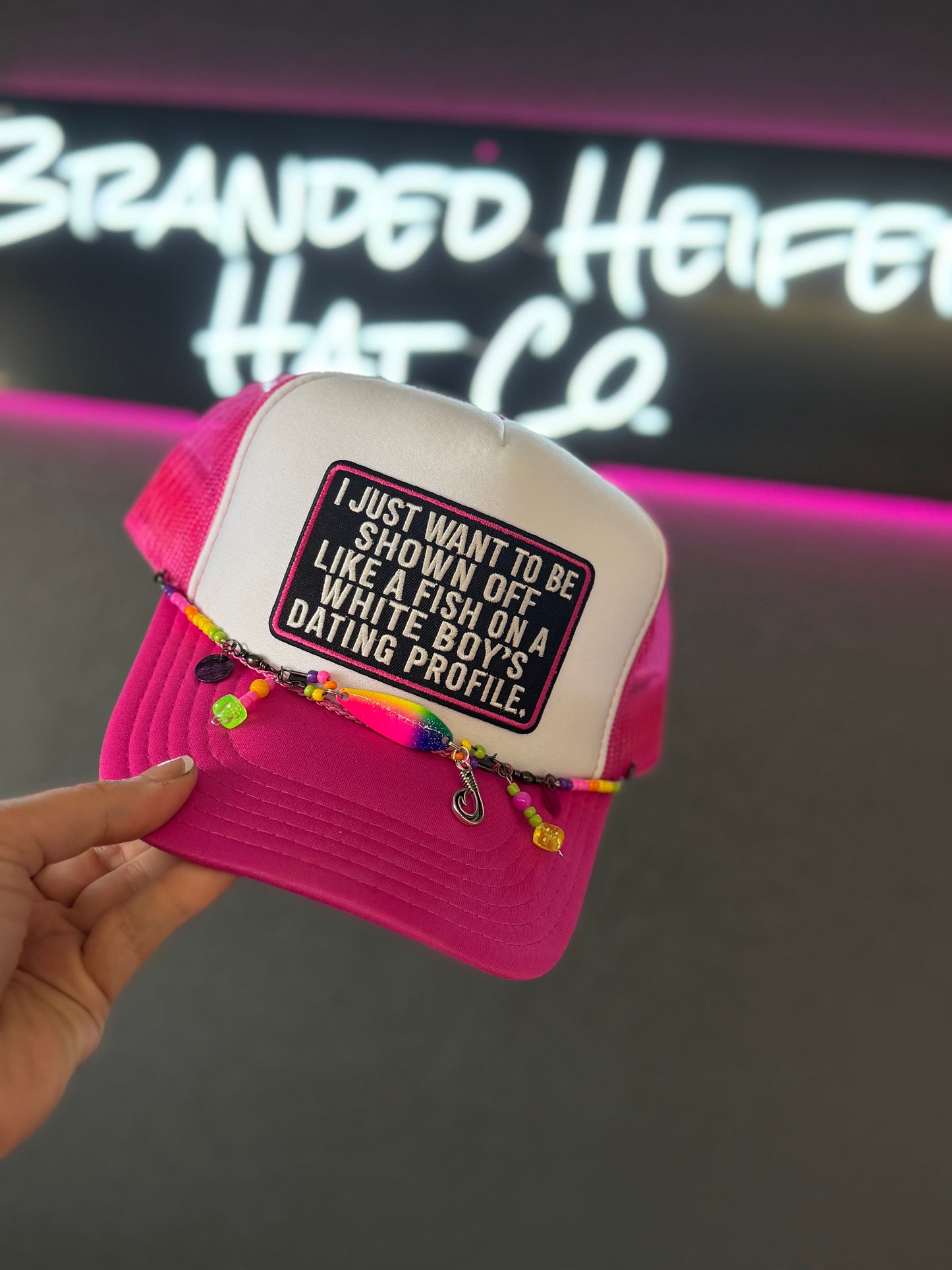 PINK AND WHITE FISHING PROFILE TRUCKER HAT