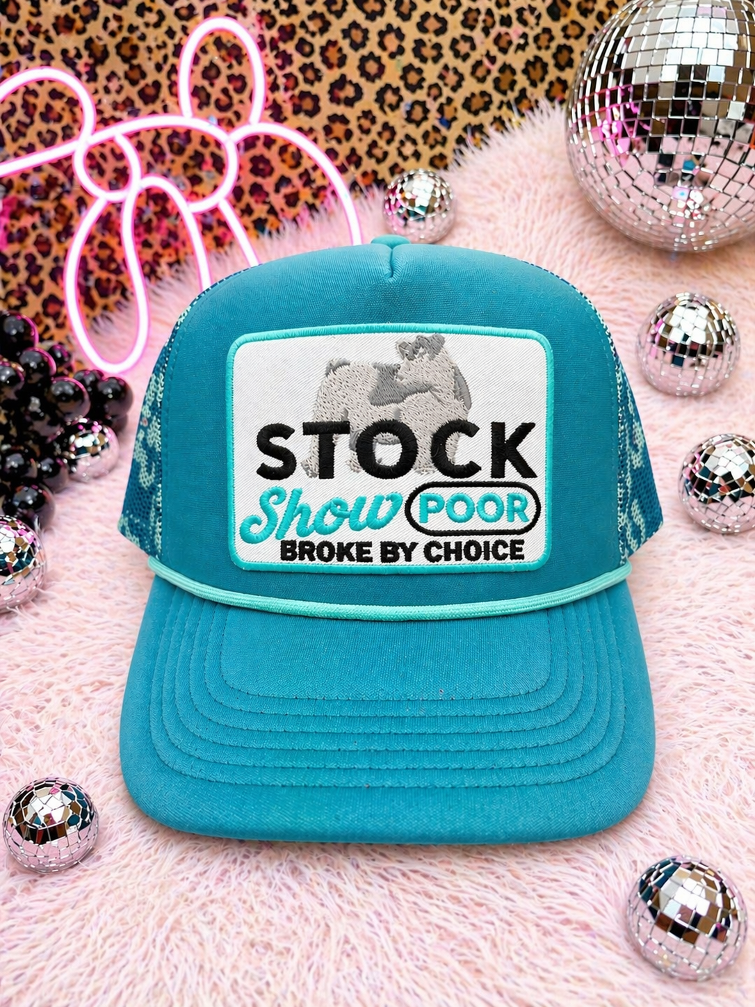 CATTLE POOR FOAM PONYTAIL TRUCKER HAT